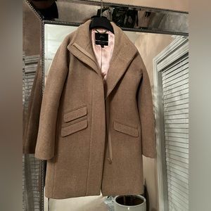 J Crew cocoon coat. Bend new never worn!! Tan color with gold zipper. Size zero